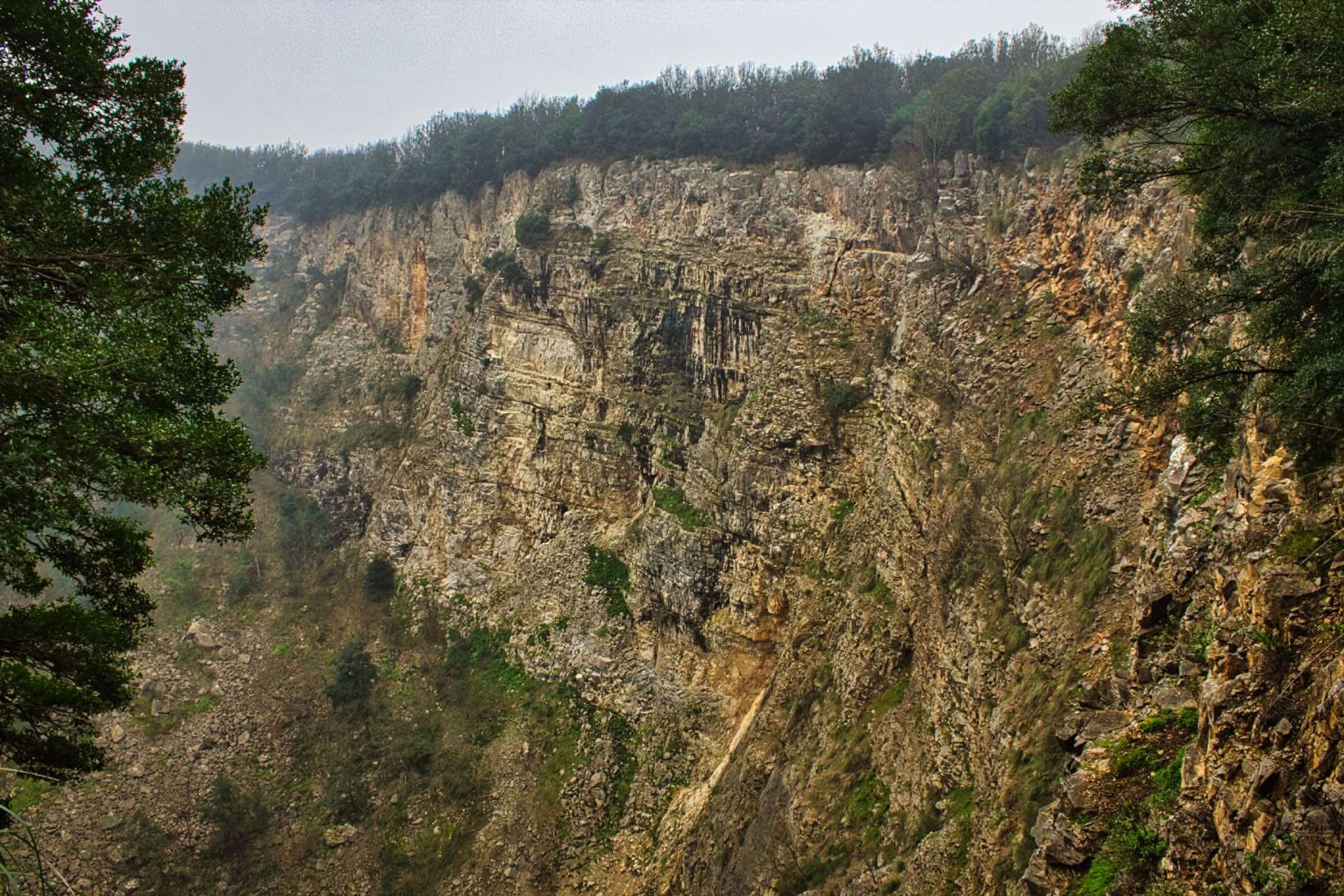 trekking doline montepugliano dolina profonda