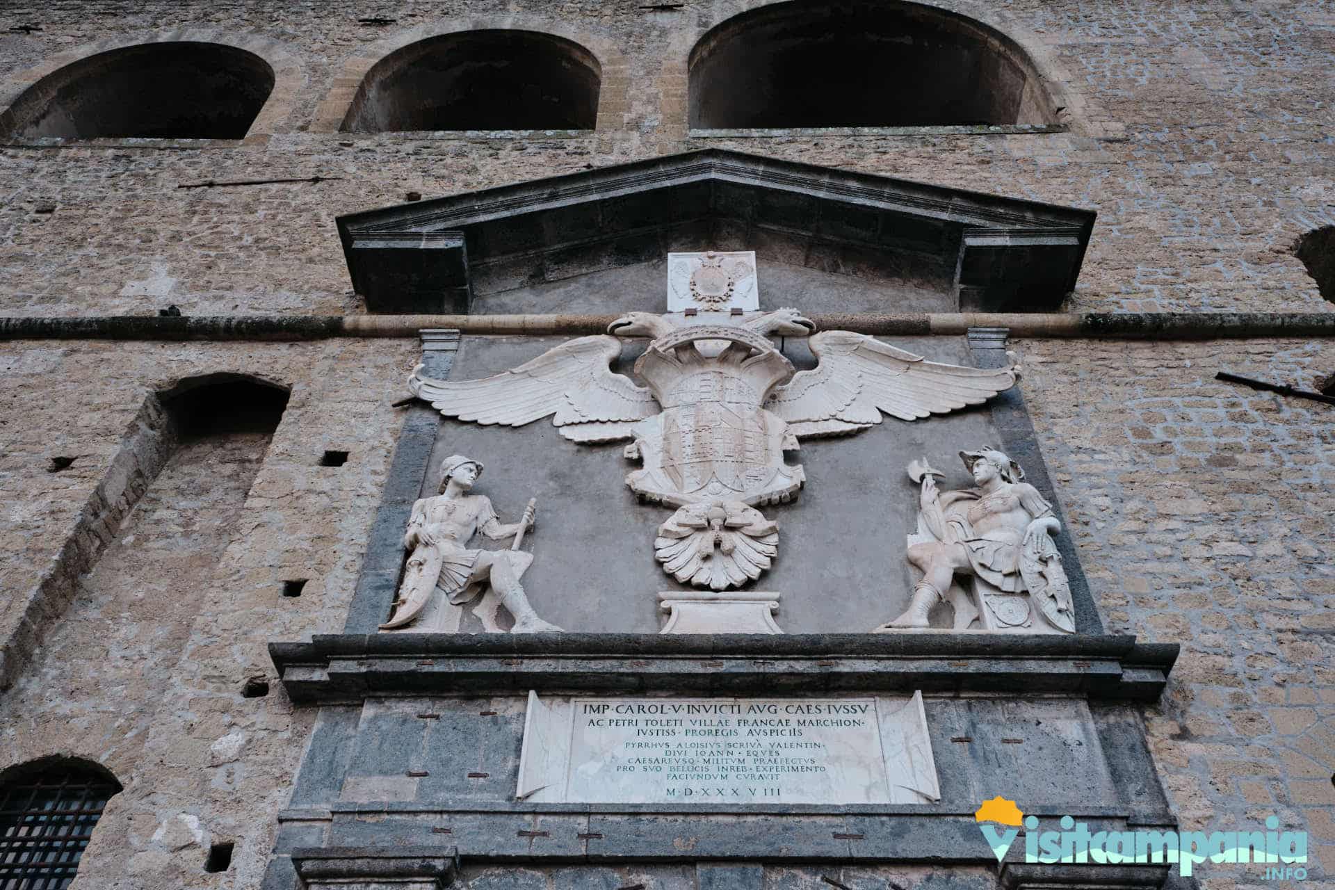 Castel Sant'Elmo und Museo del Noveceto, Wappen Karls V. von Habsburg