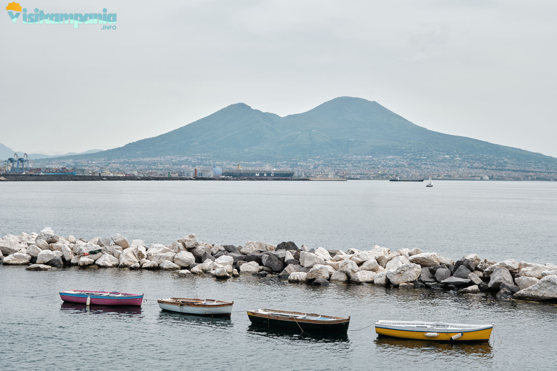 Neapel, Uferpromenade und Vesuv
