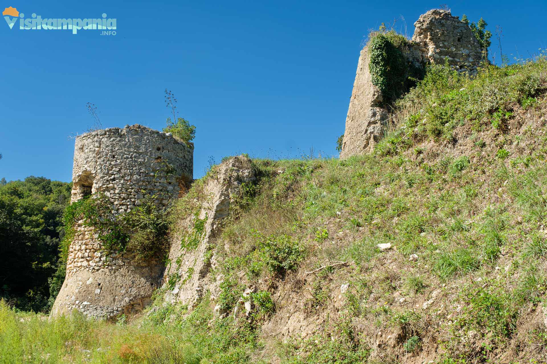 Les ruines du château de Valle di Maddaloni