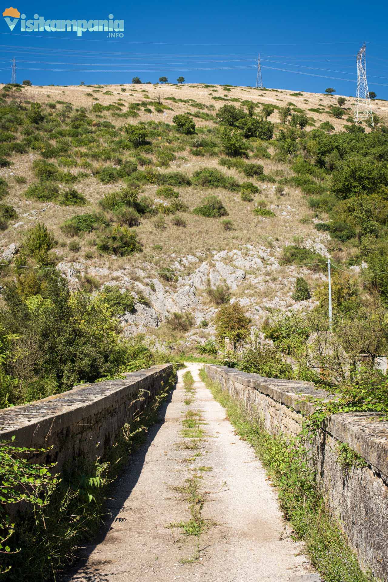 Le pont de la vallée de Durazzano