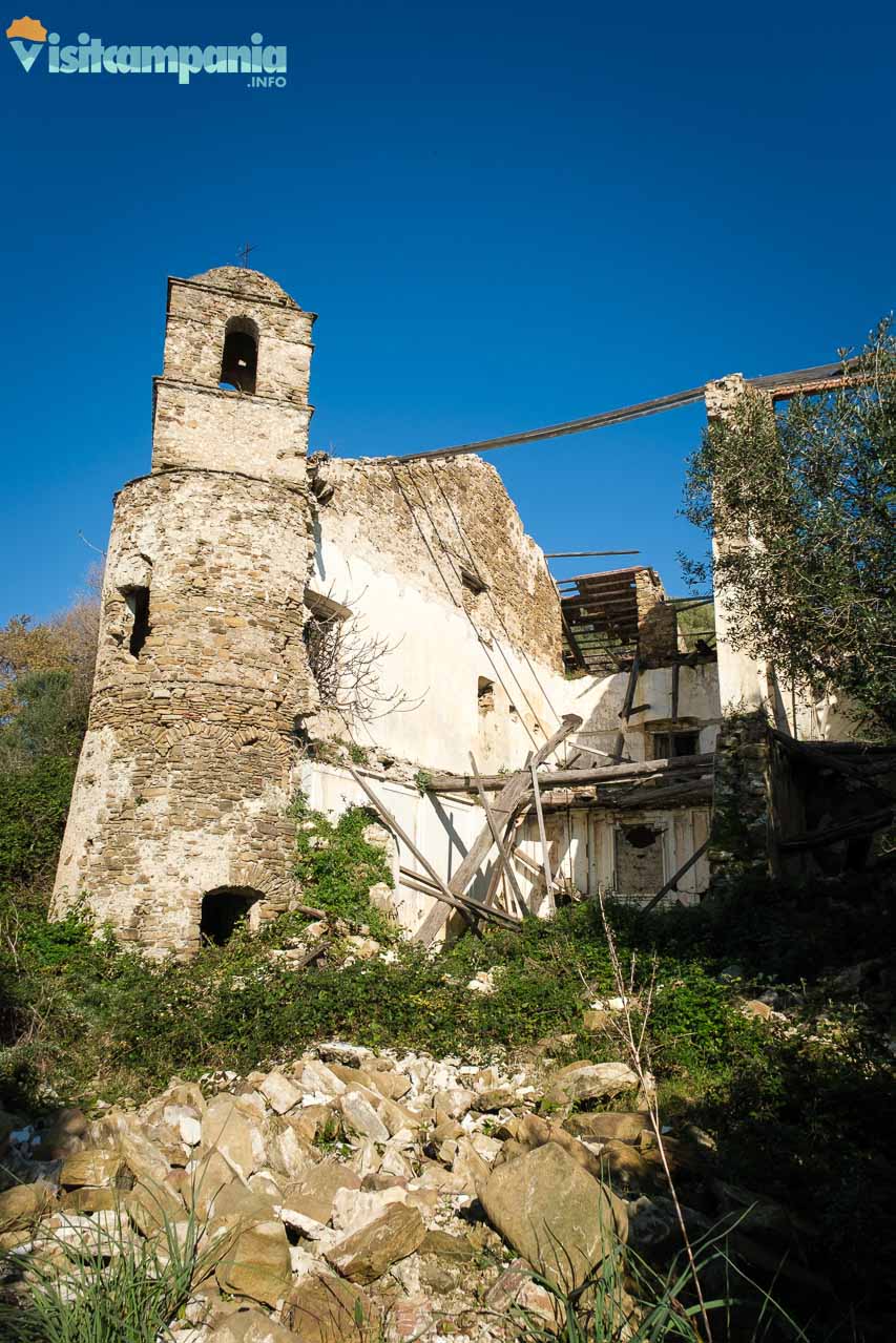 ruines de l'église de San Giovanni à Borgo Tresino